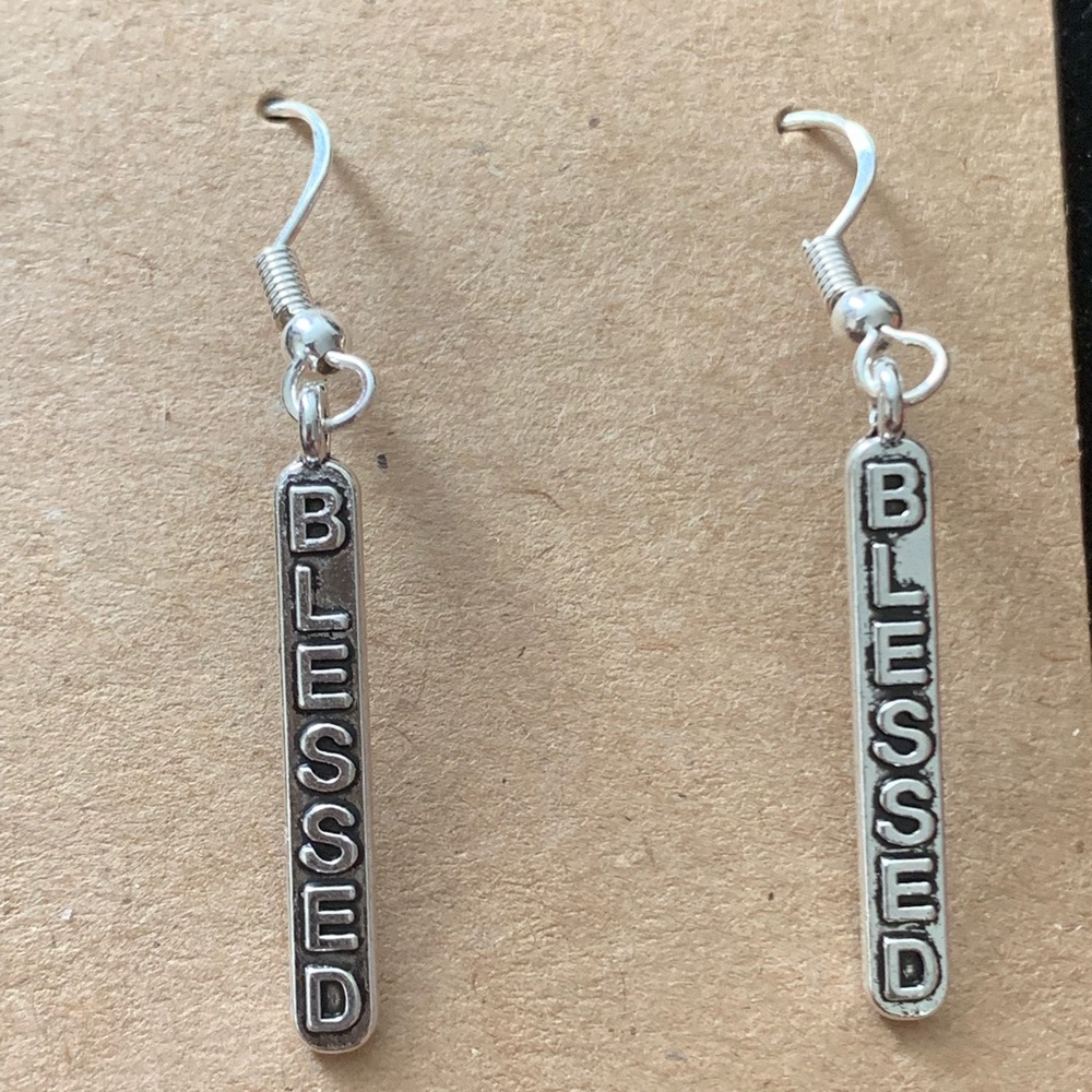 Earrings - Picture 1 of 4